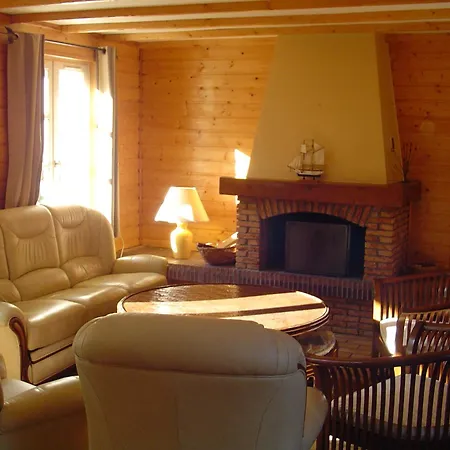 Au Jet De Pierre Villa *