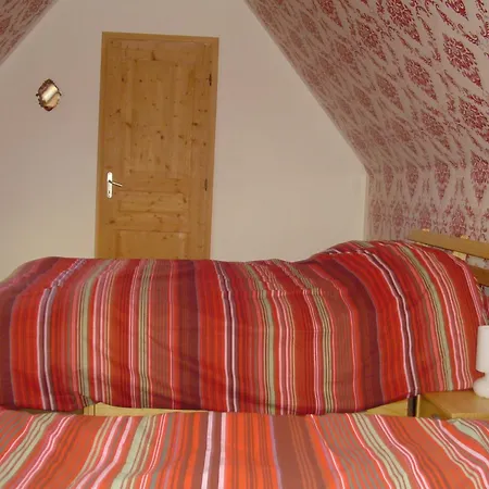 Au Jet De Pierre Villa *