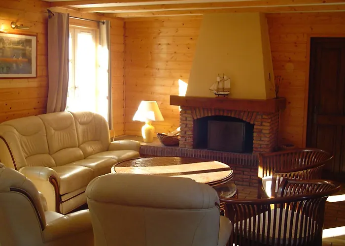 Au Jet De Pierre Villa *