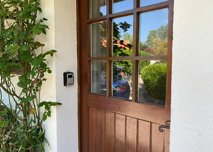 Villa Au Jet De Pierre *